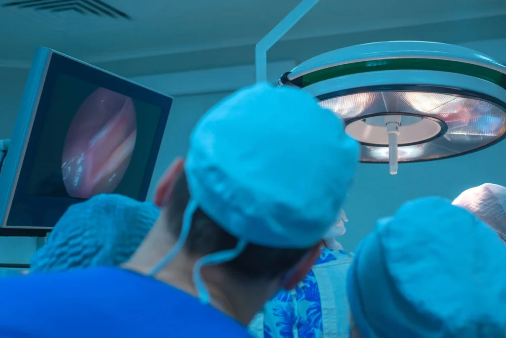 Cirurgia de hérnia inguinal por videolaparoscopia: como funciona?